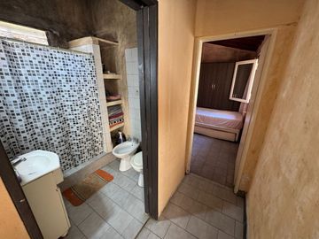 VENTA CASA 5 AMBIENTES + DEPTO 2 AMB EN ITUZAINGO