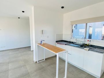 Monoambiente a estrenar c/cochera Lanus Este