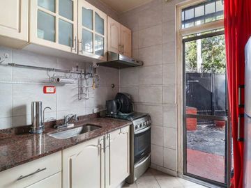 VENTA CASA 3 AMBIENTES CON COCHERA EN MONTE CASTRO