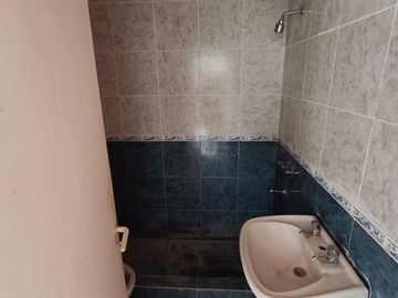VENTA 2 PROPIEDADES A RECICLAR, LOS PINARES