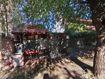 VENTA 2 PROPIEDADES A RECICLAR, LOS PINARES