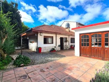 CASA 3 AMB CON GARAGE/QUINCHO Y PATIO APTA CREDITO