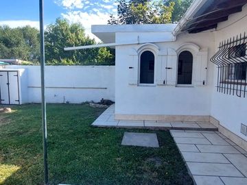 VENTA CASA 3 AMB CON PARQUE,GALPÓN Y LOSA
