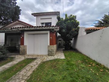 IMPORTANTE VIVIENDA MULTIFAMILIAR SALIDA 2 CALLES