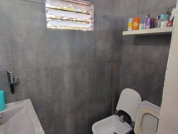IMPORTANTE VIVIENDA MULTIFAMILIAR SALIDA 2 CALLES