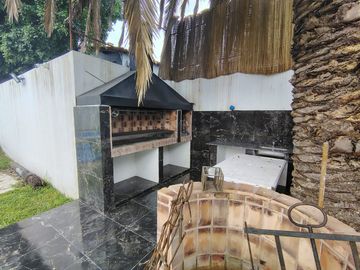 IMPORTANTE VIVIENDA MULTIFAMILIAR SALIDA 2 CALLES