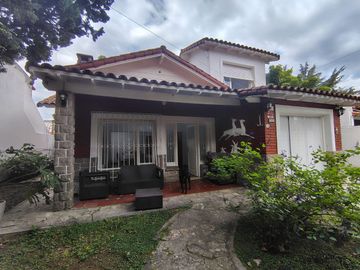 IMPORTANTE VIVIENDA MULTIFAMILIAR SALIDA 2 CALLES