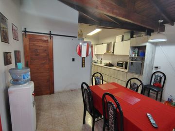 IMPORTANTE VIVIENDA MULTIFAMILIAR SALIDA 2 CALLES
