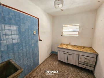 CASA 2 AMB CON PATIO Y COCHERA SAN NICOLAS