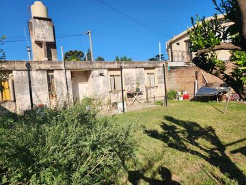 VENTA CASA  ARGUELLO NORTE  4 DORMITORIOS (UOCRA)