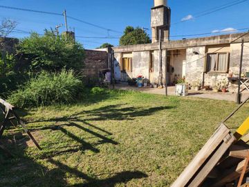 VENTA CASA  ARGUELLO NORTE  4 DORMITORIOS (UOCRA)