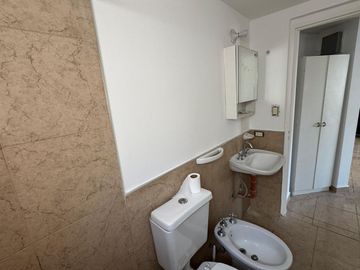 VENTA DEPTO 1 DORM PLANTA BAJA Y PATIO DESOCUPADO