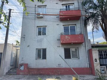 VENTA DEPTO 1 DORM PLANTA BAJA Y PATIO DESOCUPADO