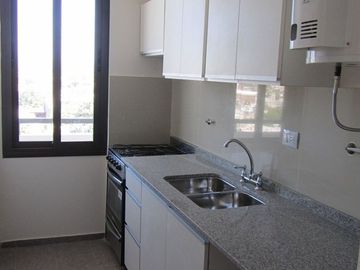 Venta depto 1 Dormitorio con Balcón y Escritura