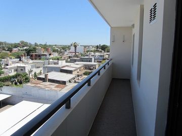 Venta depto 1 Dormitorio con Balcón y Escritura