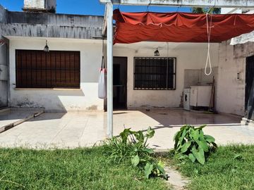 Casa mas Local San Martin Norte Frente a Plaza