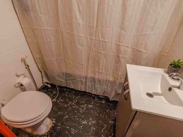 CASA 2 DORMITORIOS Y COMODIN - VENTA - ROSARIO