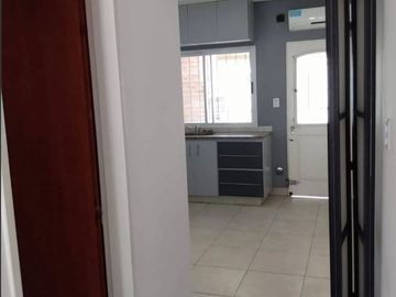 Venta de Dúplex, 5 ambientes, Hurlingham.