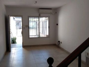 Venta de Dúplex, 5 ambientes, Hurlingham.