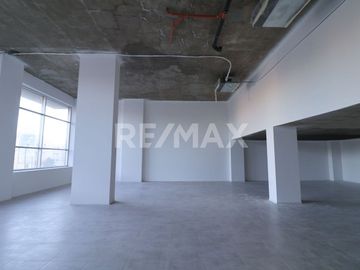 En Venta Oficina Con Tres Cocheras Cubiertas