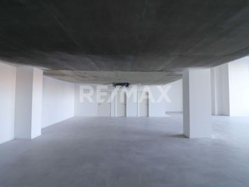 En Venta Oficina Con Tres Cocheras Cubiertas