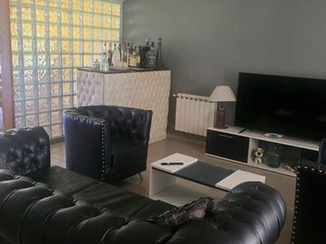 VENTA CASA 5 AMB DOMSELAAR  SOBRE LOTE 1400 MTS
