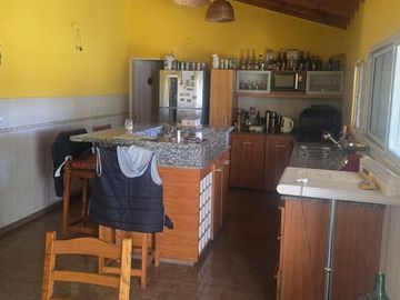 VENTA CASA 5 AMB DOMSELAAR  SOBRE LOTE 1400 MTS