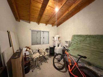 VENTA CASA 5 AMB DOMSELAAR  SOBRE LOTE 1400 MTS