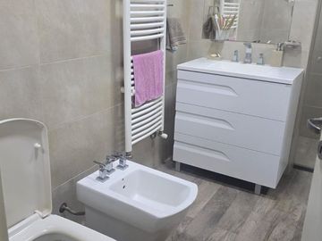 VENTA CASA 5 AMB DOMSELAAR  SOBRE LOTE 1400 MTS