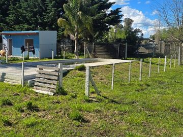 VENTA CASA 5 AMB DOMSELAAR  SOBRE LOTE 1400 MTS