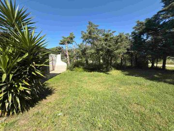 VENTA CASA 5 AMB DOMSELAAR  SOBRE LOTE 1400 MTS