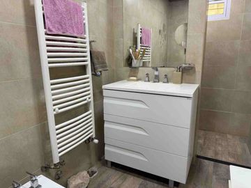 VENTA CASA 5 AMB DOMSELAAR  SOBRE LOTE 1400 MTS