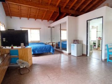 VENTA CASA QUINTA CON PILETA - PONTEVEDRA