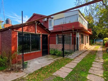 VENTA CASA QUINTA CON PILETA - PONTEVEDRA