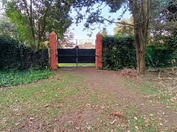 VENTA CASA QUINTA CON PILETA - PONTEVEDRA