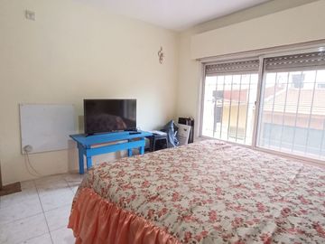 VENTA CASA QUINTA CON PILETA - PONTEVEDRA