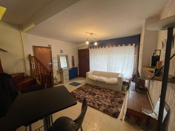 VENTA CASA 5 AMBIENTES EN  CASTELAR NORTE