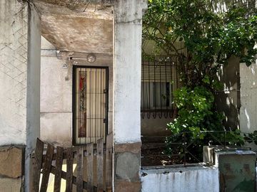 VENTA CASA 3 AMBIENTES MORON