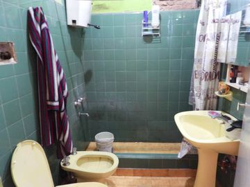VENTA CASA 3 AMBIENTES MORON
