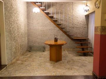 VENTA CASA 7 AMBIENTES LINIERS - DISEÑO FUNCIONAL
