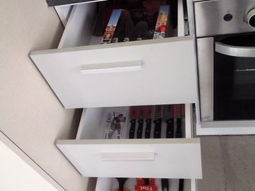 VENDE AMUEBLADO Y EQUIPADO