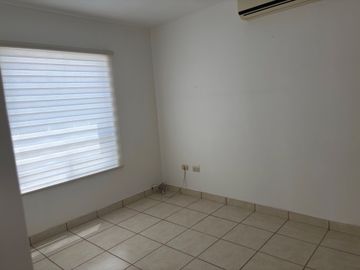 CASA EN RENTA EN SENDEROS, TORREON, COAH