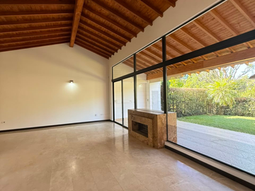 HERMOSA CASA DE UN NIVEL EN RENTA , RETIRO / ANT