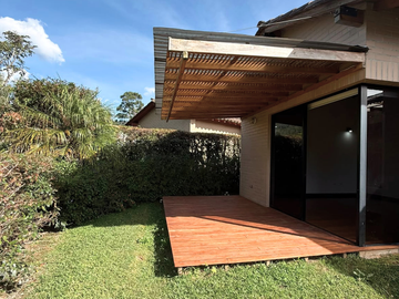 HERMOSA CASA DE UN NIVEL EN RENTA , RETIRO / ANT