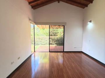 HERMOSA CASA DE UN NIVEL EN RENTA , RETIRO / ANT