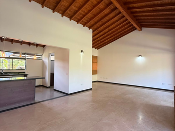HERMOSA CASA DE UN NIVEL EN RENTA , RETIRO / ANT