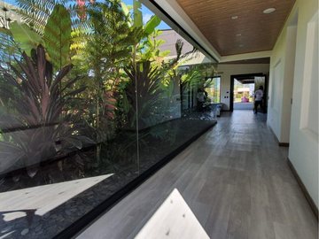 EXCLUSIVA CASA EN VENTA EN LLANOGRANDE