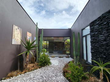 EXCLUSIVA CASA EN VENTA EN LLANOGRANDE