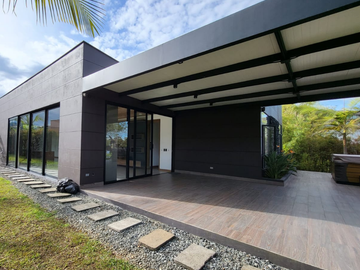 EXCLUSIVA CASA EN RENTA EN LLANOGRANDE