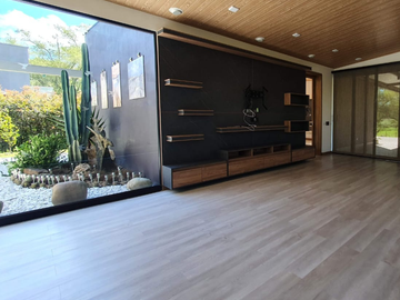 EXCLUSIVA CASA EN RENTA EN LLANOGRANDE